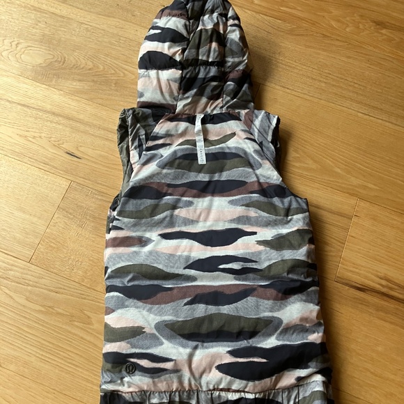 Lululemon the fluffiest reversible vest - Picture 4 of 9